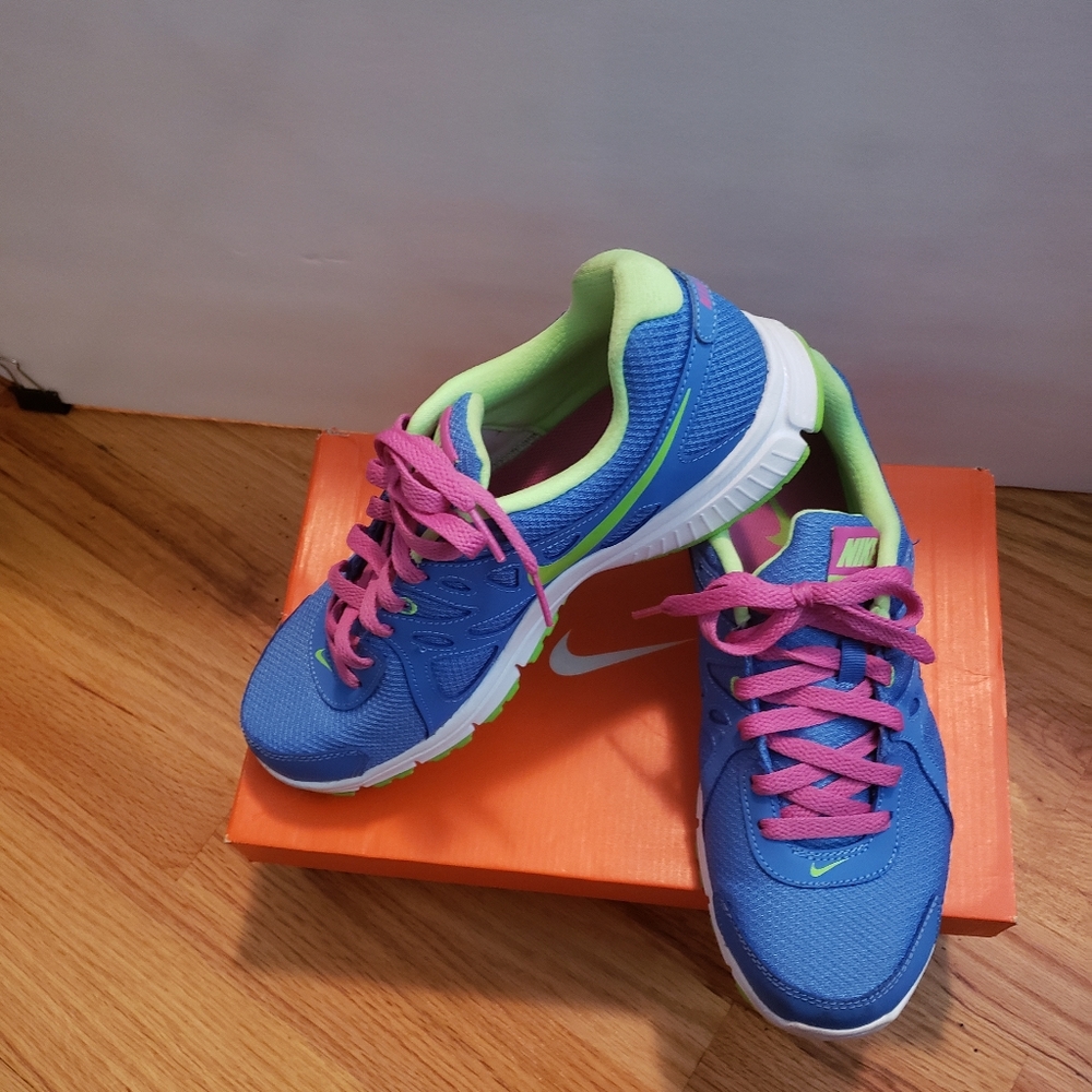Women's Nike Revolution 2